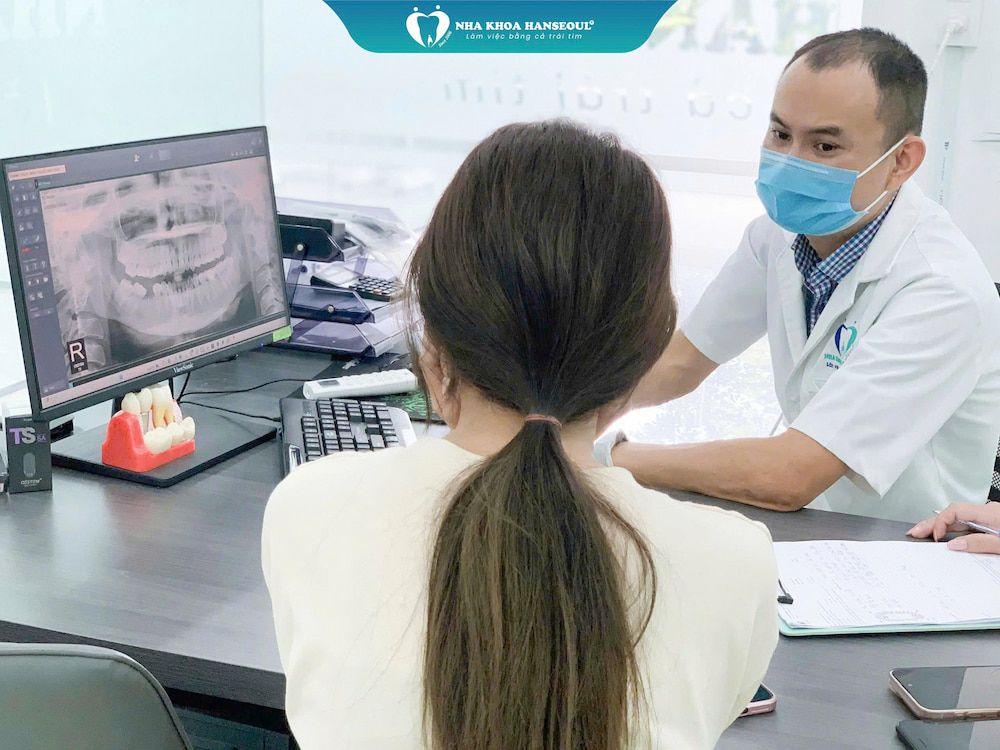 Để đảm bảo sức khoẻ răng miệng, chúng ta nên thăm khám định kỳ 6 tháng 1 lần.